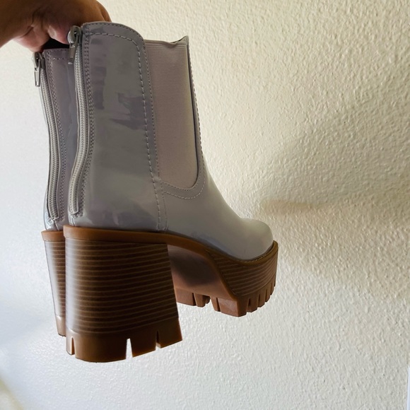 Steve Madden Shoes - Steve Madden Silver Platform Boots
